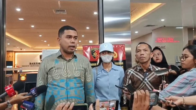 Azizah Salsha laporkan Bigmo ke Bareskrim Polri Selasa (12/8/2025). [FTNews] 